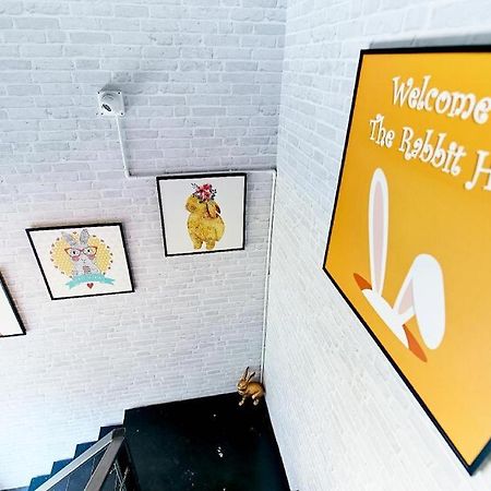The Rabbit'S Hole Hostel Bangkok Zewnętrze zdjęcie