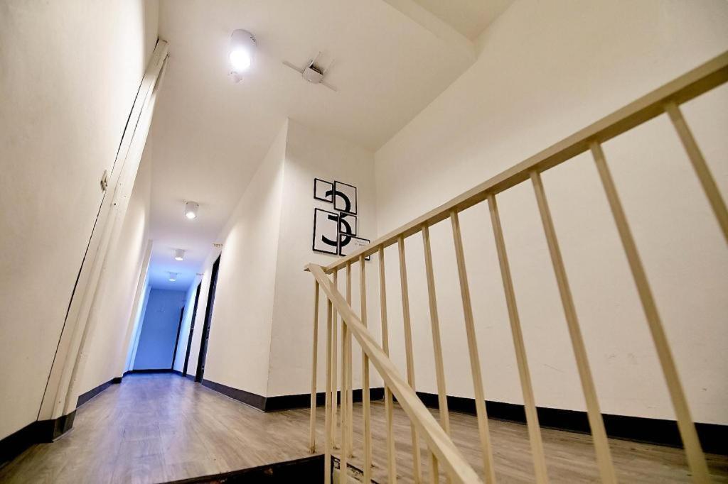 The Rabbit'S Hole Hostel Bangkok Zewnętrze zdjęcie