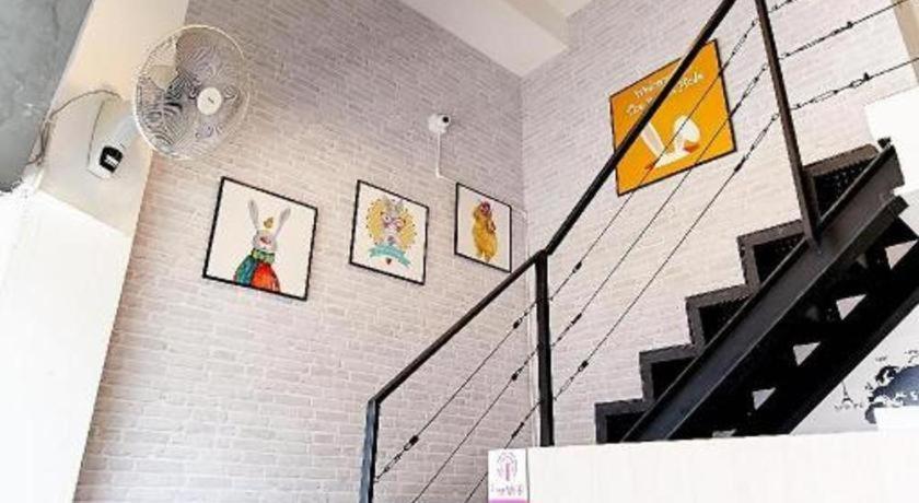 The Rabbit'S Hole Hostel Bangkok Zewnętrze zdjęcie